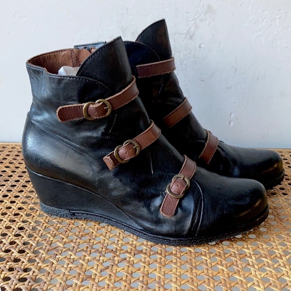 Eric Michael Lena Leather Ankle Booties - Picture 3 of 9